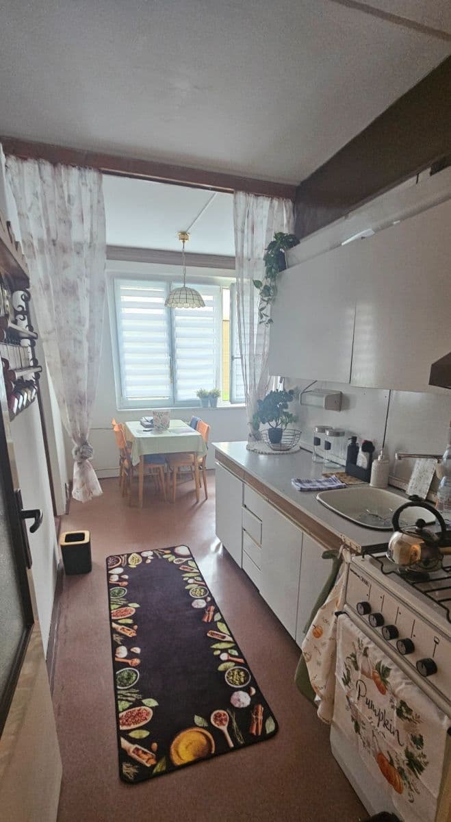 Predaj bytu 2-izbový 62 m², U Porcelánky, Chodov, Karlovarský kraj Predaj bytu 2-izbový 62 m², U Porcelánky, Chodov, Karlovarský kraj