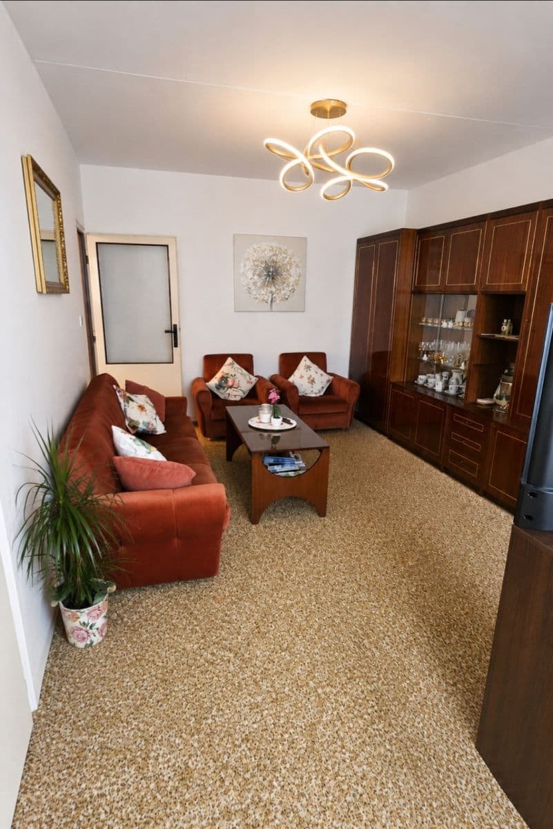 Predaj bytu 2-izbový 62 m², U Porcelánky, Chodov, Karlovarský kraj Predaj bytu 2-izbový 62 m², U Porcelánky, Chodov, Karlovarský kraj