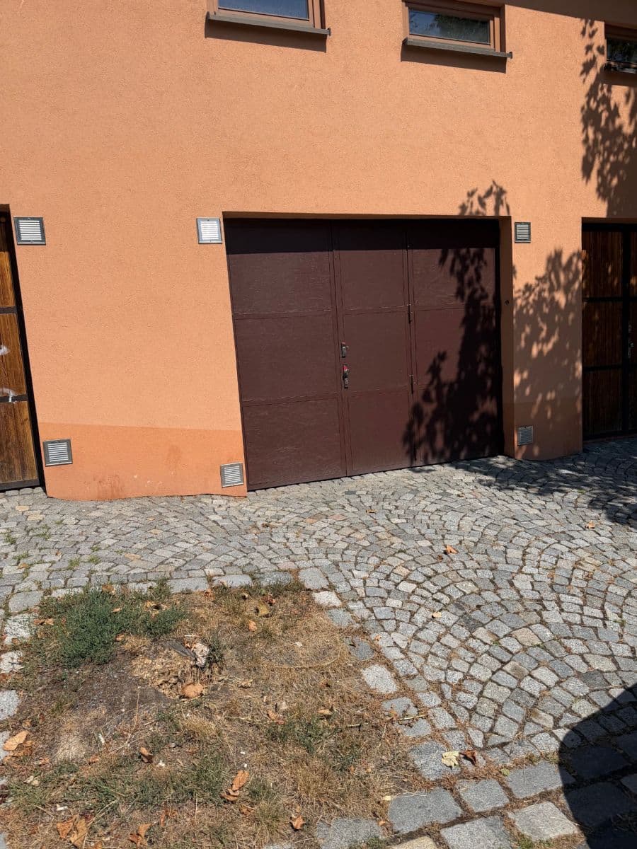 Prenájom bytu 4-izbový 110 m², U Plátenice, Praha, Praha Prenájom bytu 4-izbový 110 m², U Plátenice, Praha, Praha