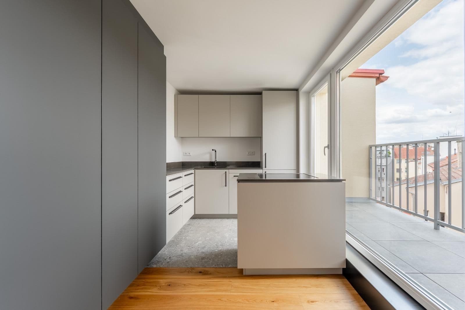 Prenájom bytu 3-izbový 65 m², U Uranie, Praha, Praha Prenájom bytu 3-izbový 65 m², U Uranie, Praha, Praha