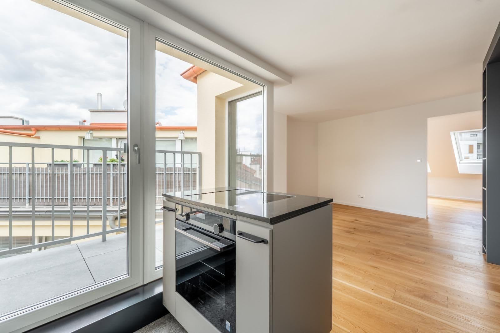 Prenájom bytu 3-izbový 65 m², U Uranie, Praha, Praha Prenájom bytu 3-izbový 65 m², U Uranie, Praha, Praha