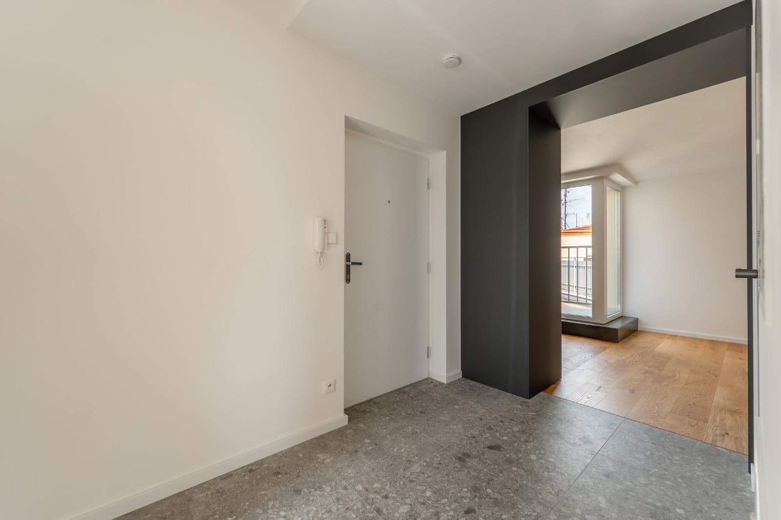 Prenájom bytu 3-izbový 65 m², U Uranie, Praha, Praha Prenájom bytu 3-izbový 65 m², U Uranie, Praha, Praha