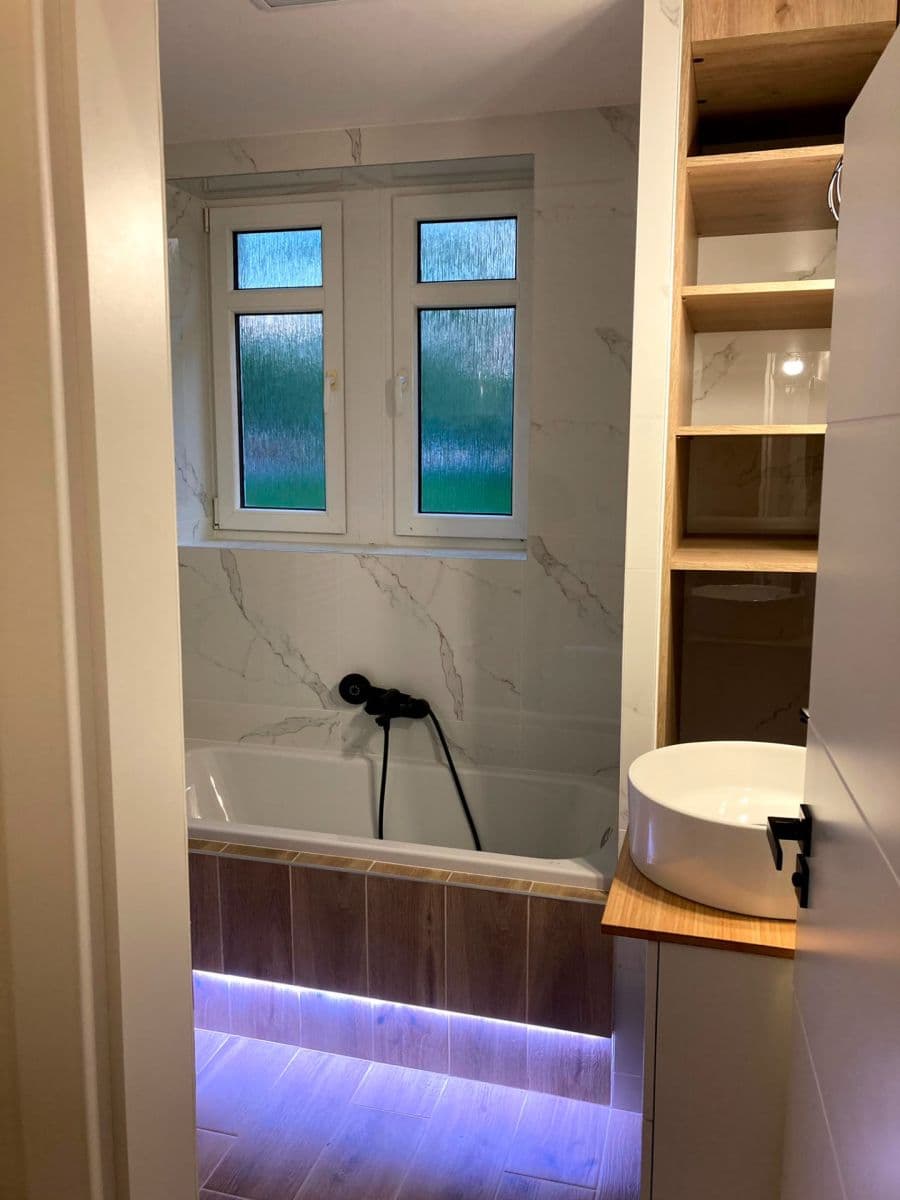 Prenájom bytu 3-izbový 75 m², Šrobárova, Ostrava, Moravskoslezský kraj Prenájom bytu 3-izbový 75 m², Šrobárova, Ostrava, Moravskoslezský kraj