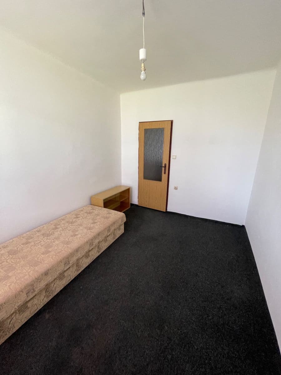 Prenájom bytu 3-izbový 59 m², Nová Ves, Karlovarský kraj Prenájom bytu 3-izbový 59 m², Nová Ves, Karlovarský kraj