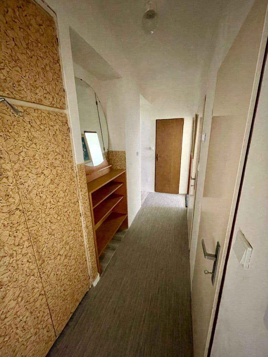 Prenájom bytu 3-izbový 59 m², Nová Ves, Karlovarský kraj Prenájom bytu 3-izbový 59 m², Nová Ves, Karlovarský kraj