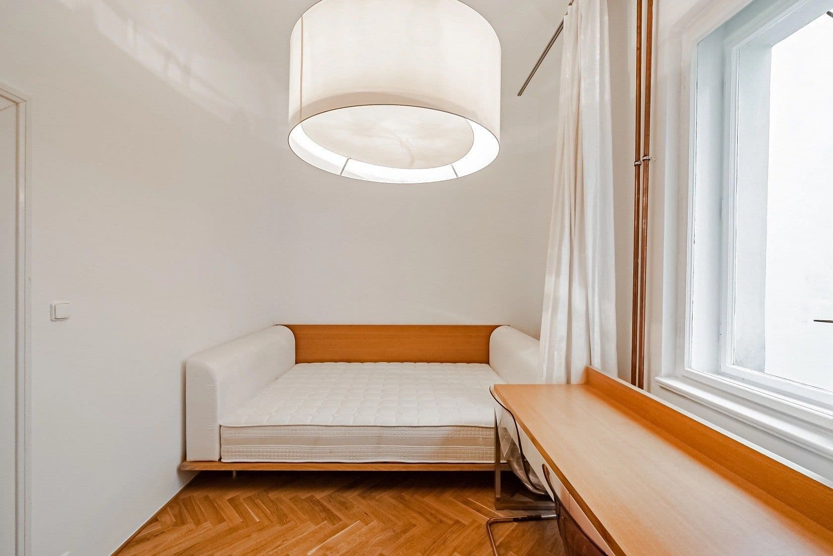 Prenájom bytu 3-izbový 112 m², Štěpánská, Praha, Praha Prenájom bytu 3-izbový 112 m², Štěpánská, Praha, Praha
