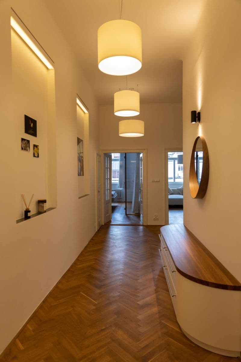 Prenájom bytu 3-izbový 112 m², Štěpánská, Praha, Praha Prenájom bytu 3-izbový 112 m², Štěpánská, Praha, Praha