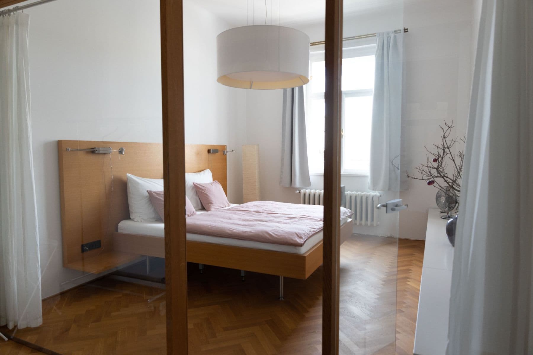 Prenájom bytu 3-izbový 112 m², Štěpánská, Praha, Praha Prenájom bytu 3-izbový 112 m², Štěpánská, Praha, Praha