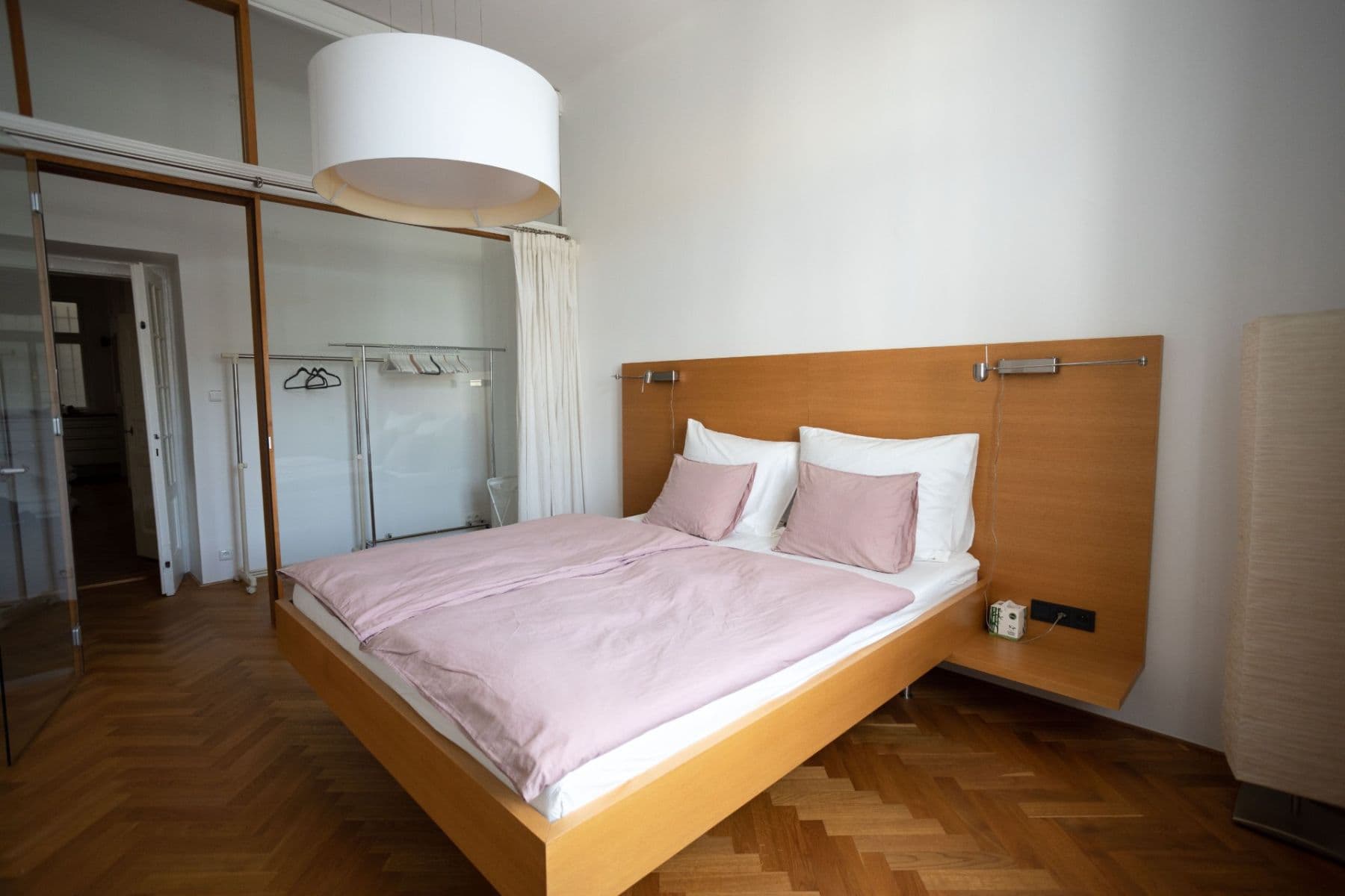 Prenájom bytu 3-izbový 112 m², Štěpánská, Praha, Praha Prenájom bytu 3-izbový 112 m², Štěpánská, Praha, Praha