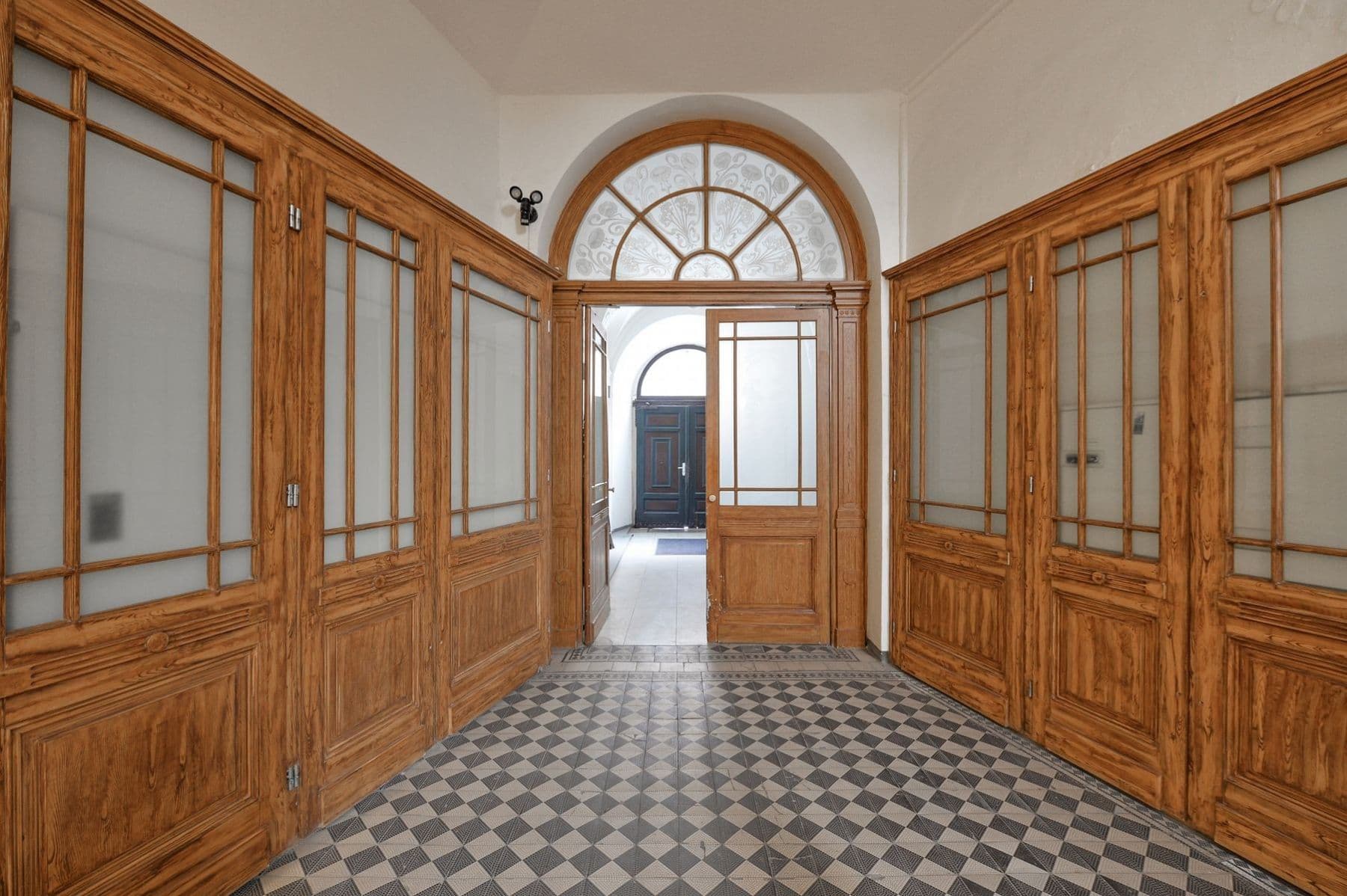 Prenájom bytu 3-izbový 112 m², Štěpánská, Praha, Praha Prenájom bytu 3-izbový 112 m², Štěpánská, Praha, Praha