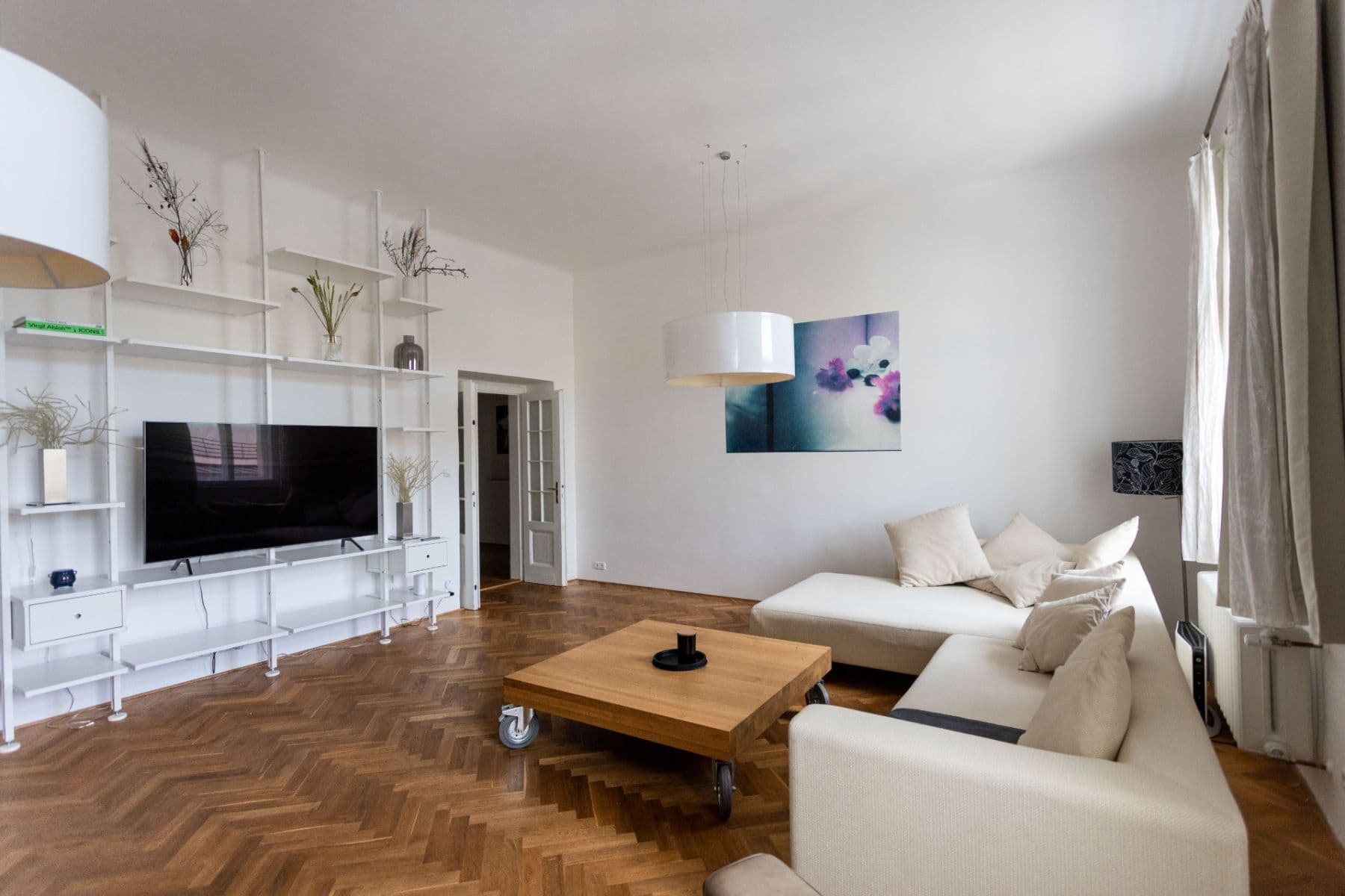 Prenájom bytu 3-izbový 112 m², Štěpánská, Praha, Praha Prenájom bytu 3-izbový 112 m², Štěpánská, Praha, Praha