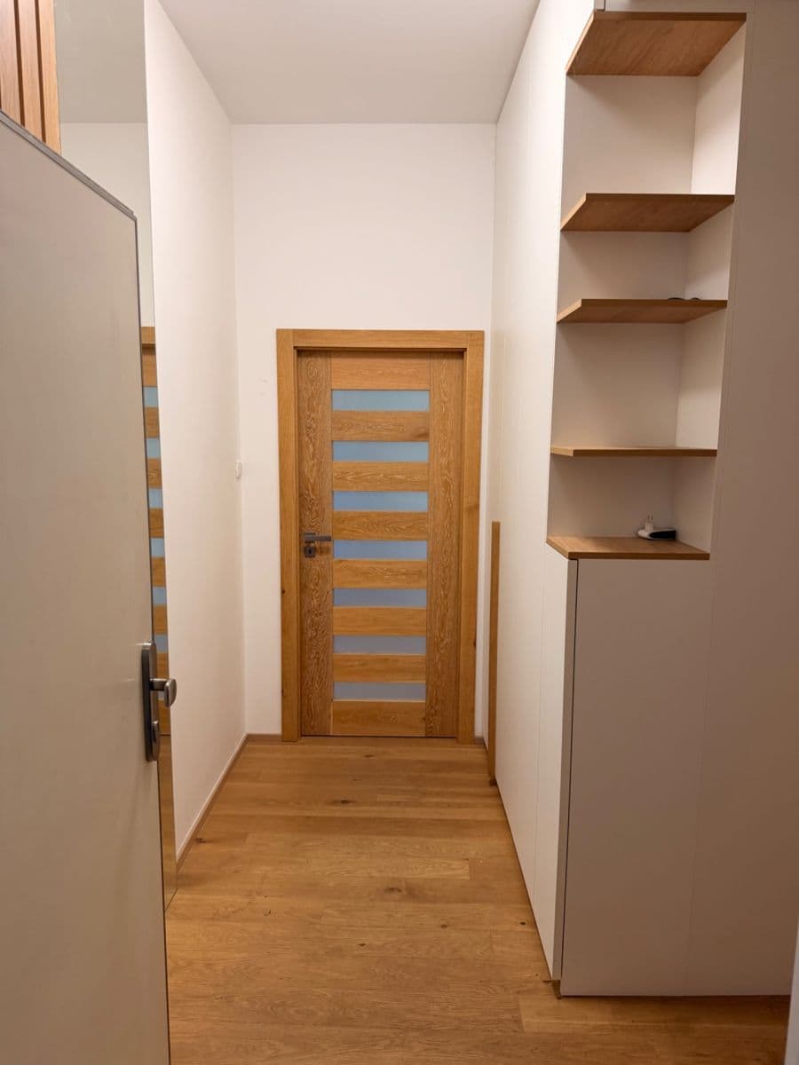 Prenájom bytu 3-izbový 105 m², České družiny, Praha, Praha Prenájom bytu 3-izbový 105 m², České družiny, Praha, Praha