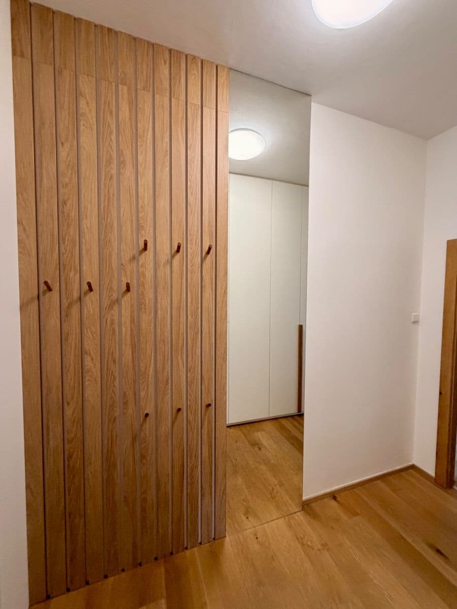 Prenájom bytu 3-izbový 105 m², České družiny, Praha, Praha Prenájom bytu 3-izbový 105 m², České družiny, Praha, Praha