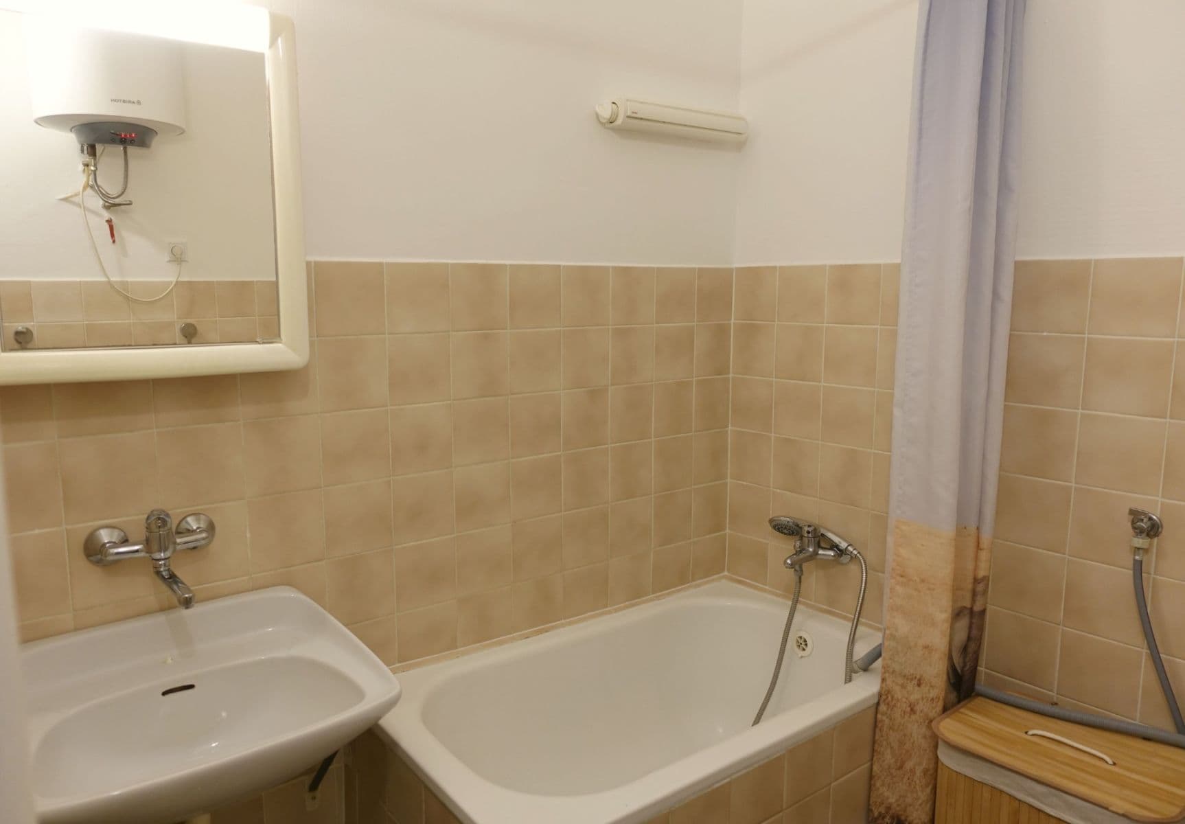 Prenájom bytu 2-izbový 45 m², Družnosti, Praha, Praha Prenájom bytu 2-izbový 45 m², Družnosti, Praha, Praha