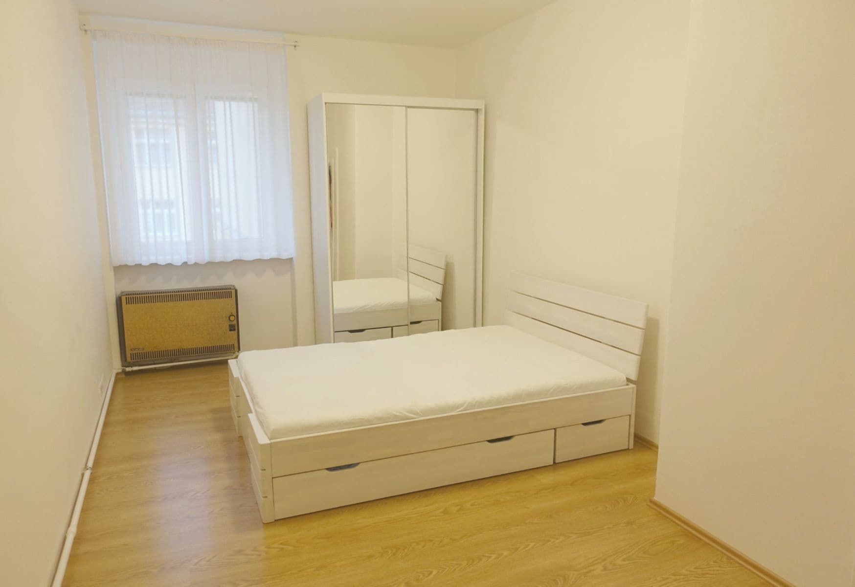 Prenájom bytu 2-izbový 45 m², Družnosti, Praha, Praha Prenájom bytu 2-izbový 45 m², Družnosti, Praha, Praha