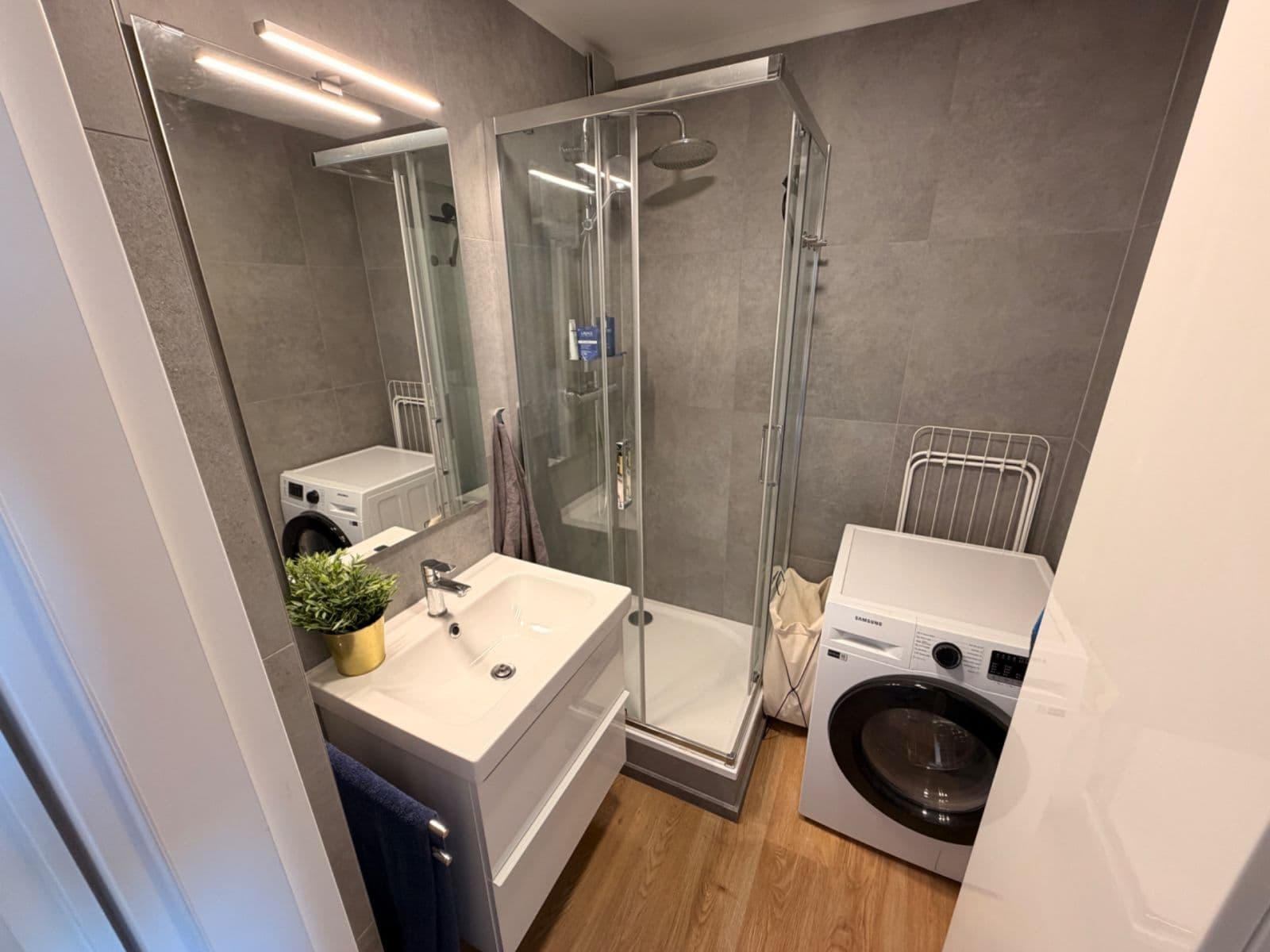 Prenájom bytu 2-izbový 57 m², Třeboradická, Praha, Praha Prenájom bytu 2-izbový 57 m², Třeboradická, Praha, Praha