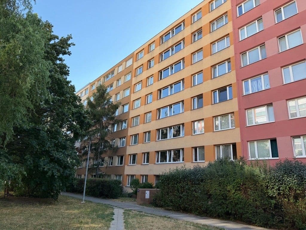 Prenájom bytu 3-izbový 54 m², Kaplická, Praha, Praha Prenájom bytu 3-izbový 54 m², Kaplická, Praha, Praha