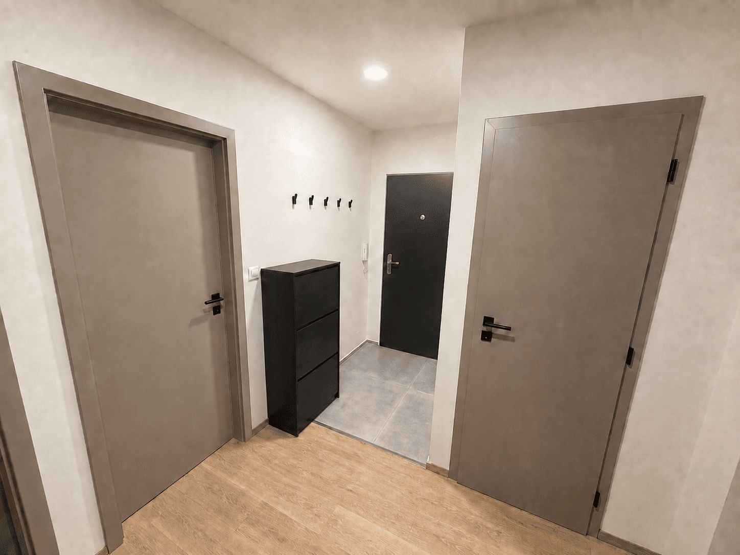 Prenájom bytu 3-izbový 54 m², Kaplická, Praha, Praha Prenájom bytu 3-izbový 54 m², Kaplická, Praha, Praha
