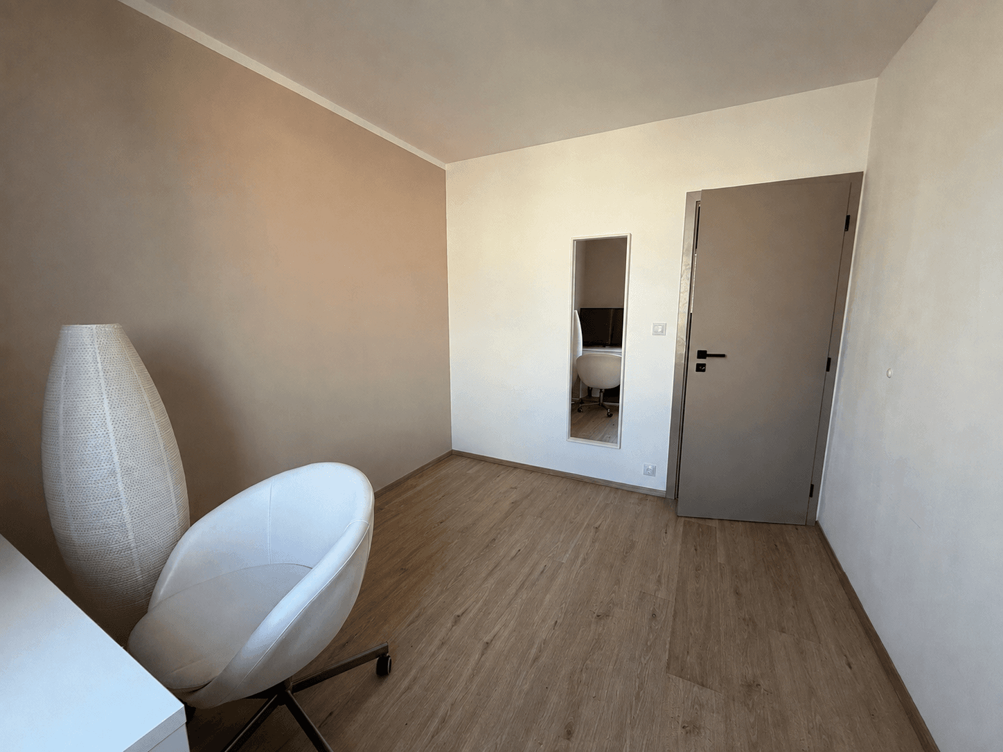 Prenájom bytu 3-izbový 54 m², Kaplická, Praha, Praha Prenájom bytu 3-izbový 54 m², Kaplická, Praha, Praha