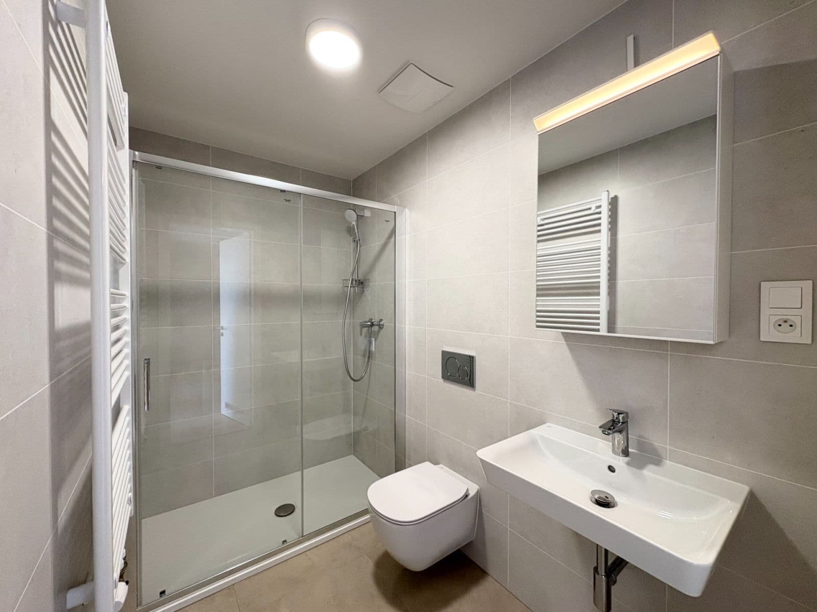 Prenájom bytu 2-izbový 46 m², Haenkeho, Praha, Praha Prenájom bytu 2-izbový 46 m², Haenkeho, Praha, Praha