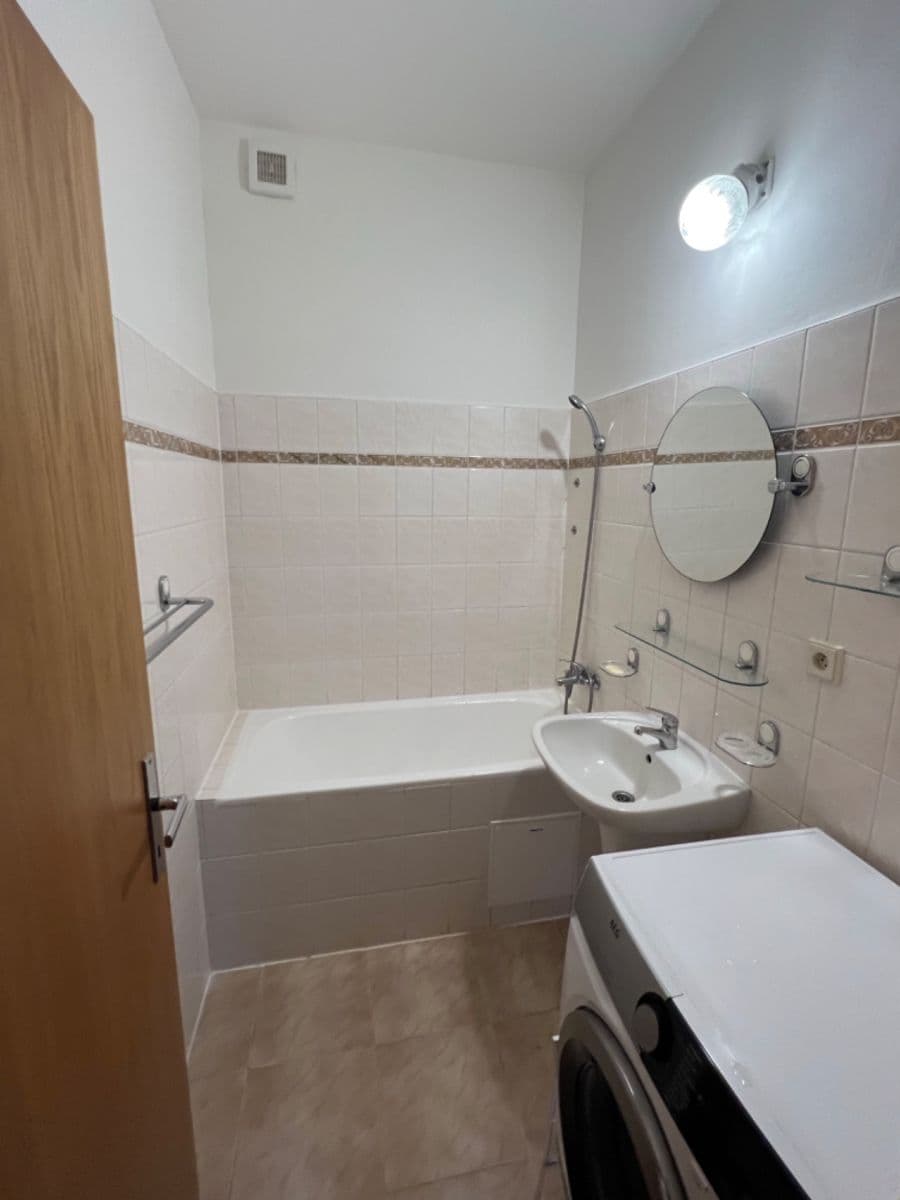 Prenájom bytu 2-izbový 46 m², Rubeška, Praha, Praha Prenájom bytu 2-izbový 46 m², Rubeška, Praha, Praha