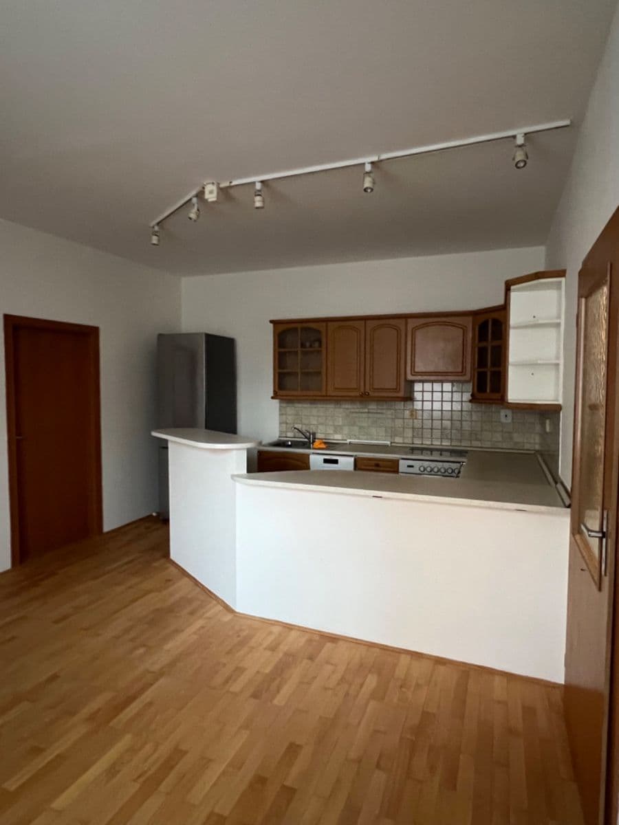 Prenájom bytu 2-izbový 46 m², Rubeška, Praha, Praha Prenájom bytu 2-izbový 46 m², Rubeška, Praha, Praha