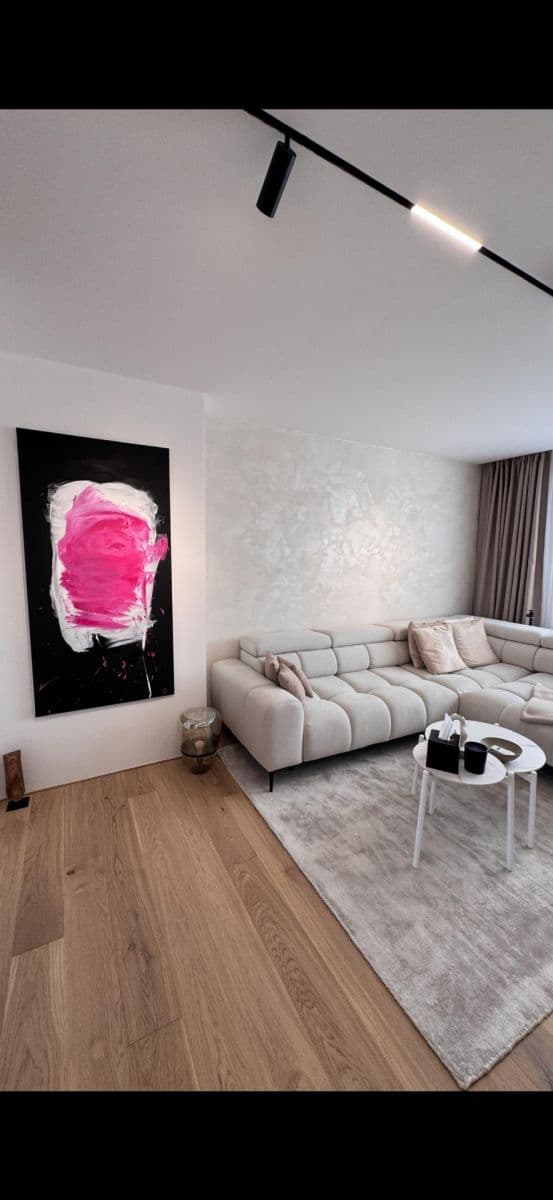 Predaj bytu 2-izbový 62 m², Komenského náměstí, Říčany, Středočeský kraj Predaj bytu 2-izbový 62 m², Komenského náměstí, Říčany, Středočeský kraj