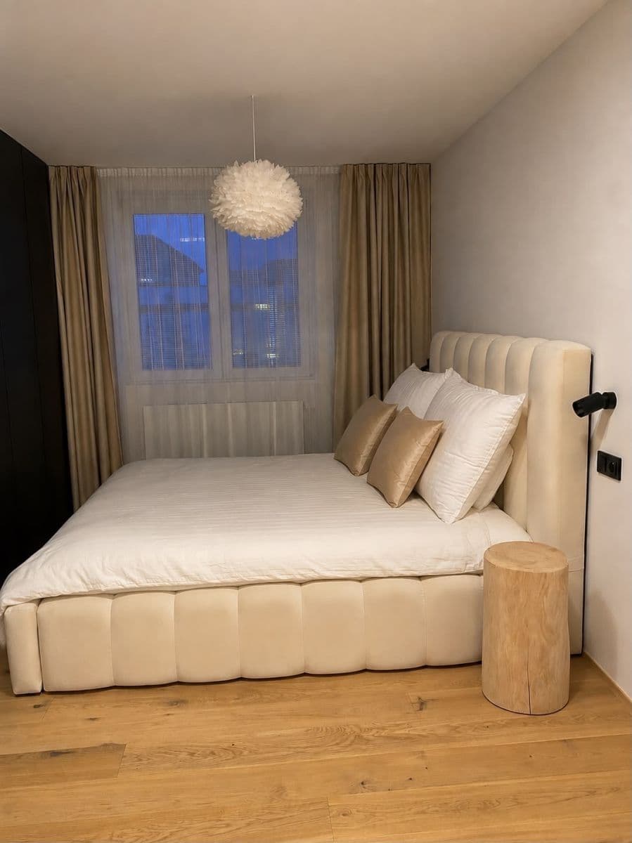 Predaj bytu 2-izbový 62 m², Komenského náměstí, Říčany, Středočeský kraj Predaj bytu 2-izbový 62 m², Komenského náměstí, Říčany, Středočeský kraj