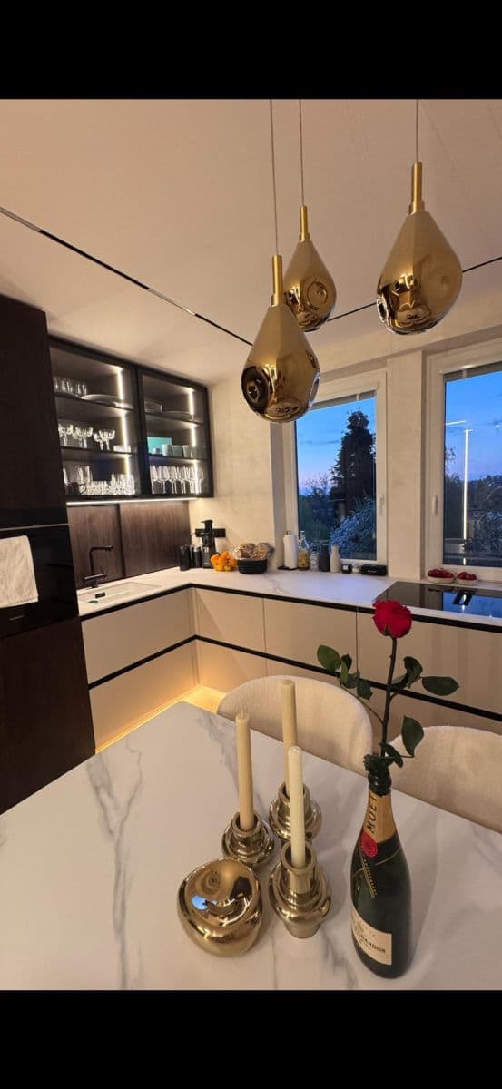 Predaj bytu 2-izbový 62 m², Komenského náměstí, Říčany, Středočeský kraj Predaj bytu 2-izbový 62 m², Komenského náměstí, Říčany, Středočeský kraj