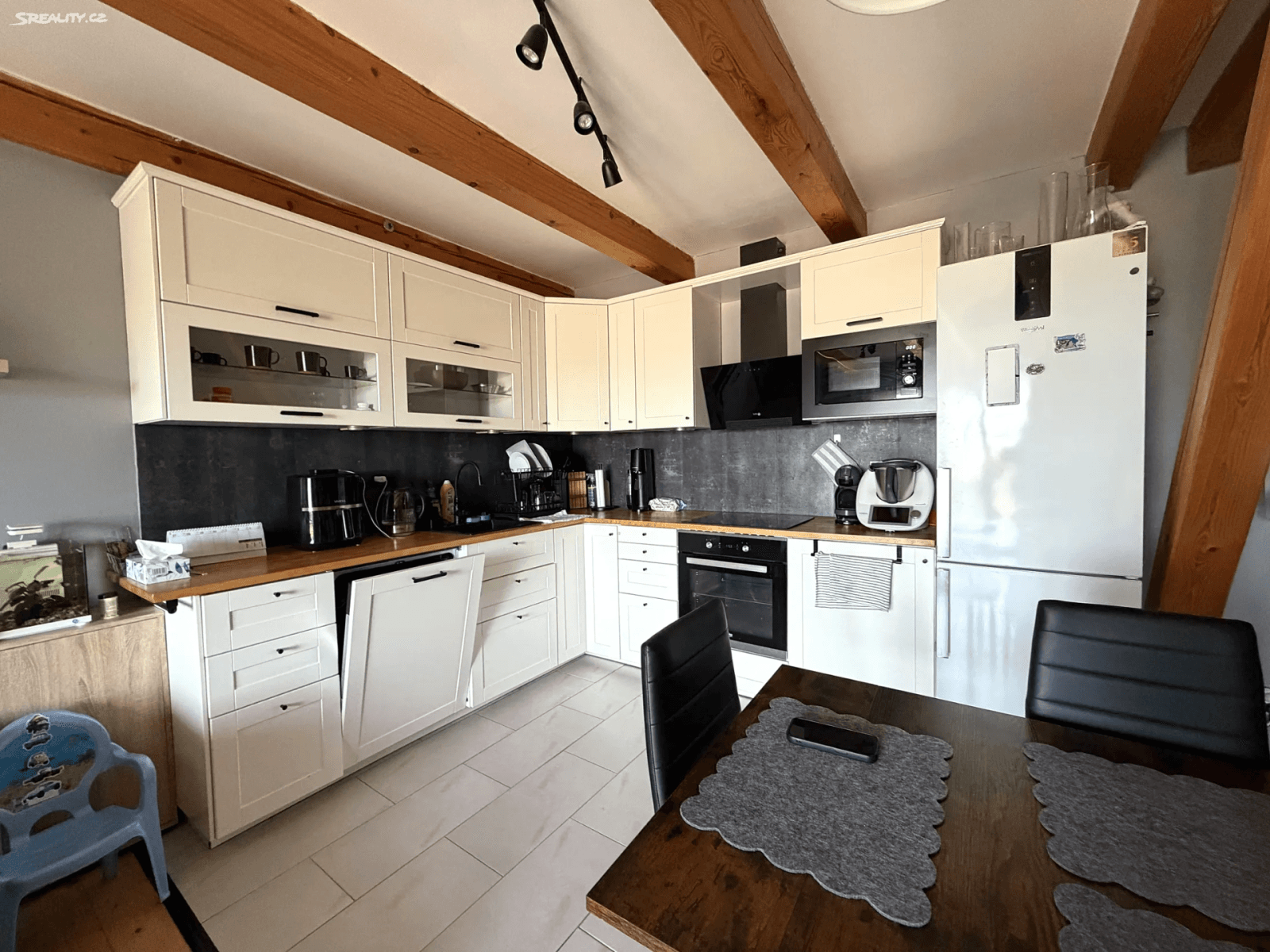Prenájom bytu 4-izbový 104 m², U Školky, Hořovice, Středočeský kraj Prenájom bytu 4-izbový 104 m², U Školky, Hořovice, Středočeský kraj