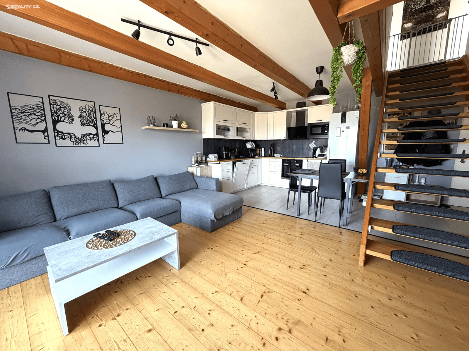 Prenájom bytu 4-izbový 104 m², U Školky, Hořovice, Středočeský kraj Prenájom bytu 4-izbový 104 m², U Školky, Hořovice, Středočeský kraj