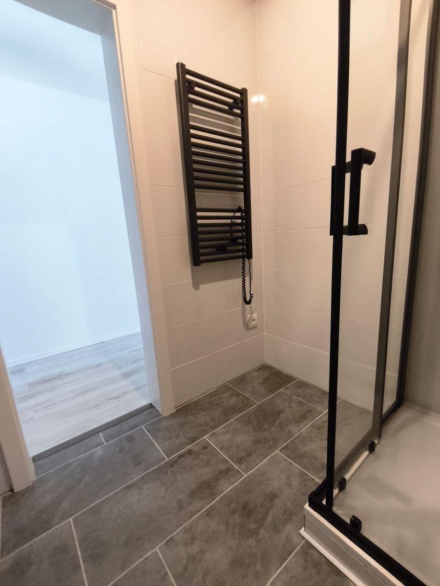 Prenájom bytu 2-izbový 69 m², Karlovarská, Lubenec, Ústecký kraj Prenájom bytu 2-izbový 69 m², Karlovarská, Lubenec, Ústecký kraj