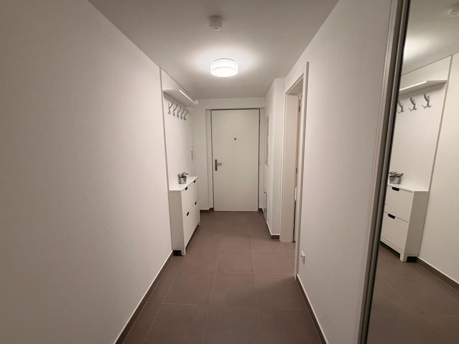 Prenájom bytu 1-izbový 37 m², nábřeží Závodu míru, Pardubice, Pardubický kraj Prenájom bytu 1-izbový 37 m², nábřeží Závodu míru, Pardubice, Pardubický kraj