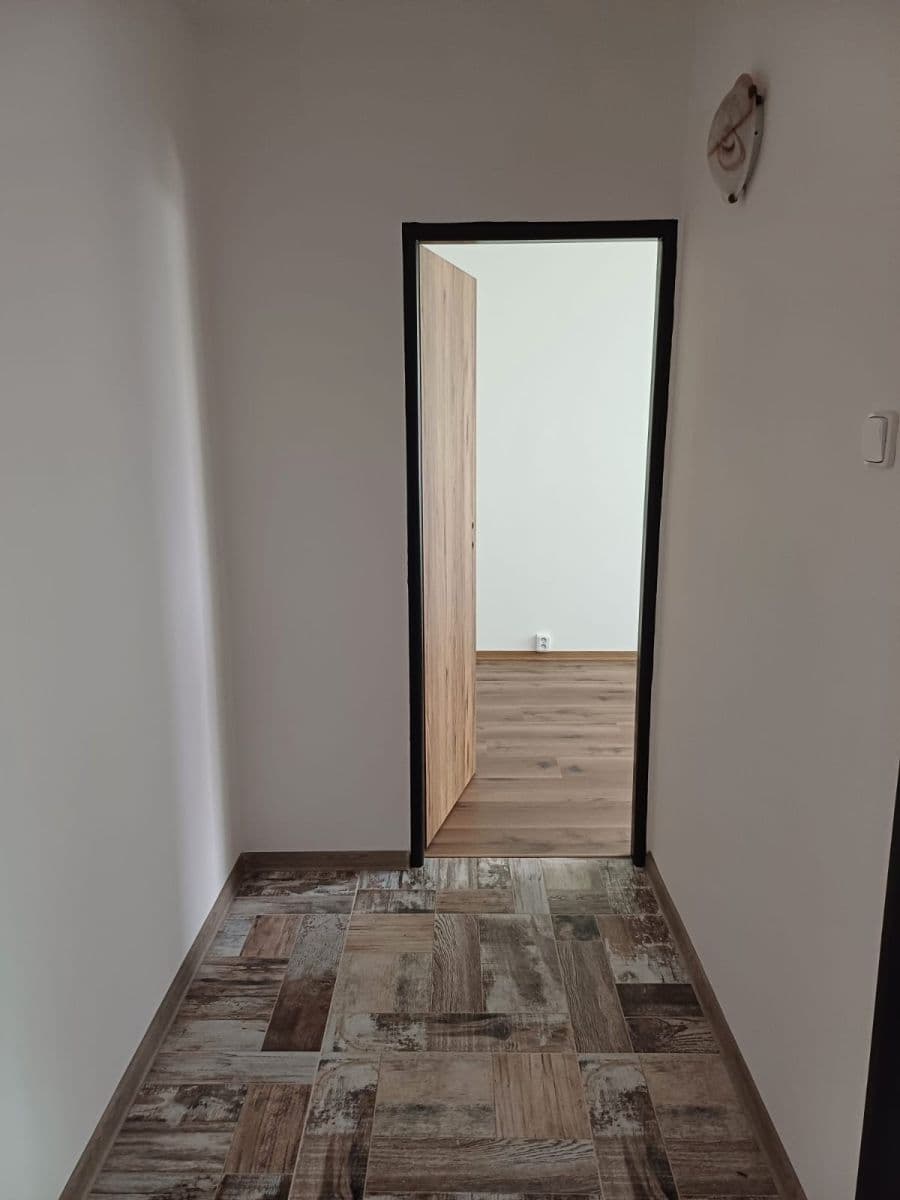Prenájom bytu 3-izbový 69 m², Nezvalova, Litoměřice, Ústecký kraj Prenájom bytu 3-izbový 69 m², Nezvalova, Litoměřice, Ústecký kraj