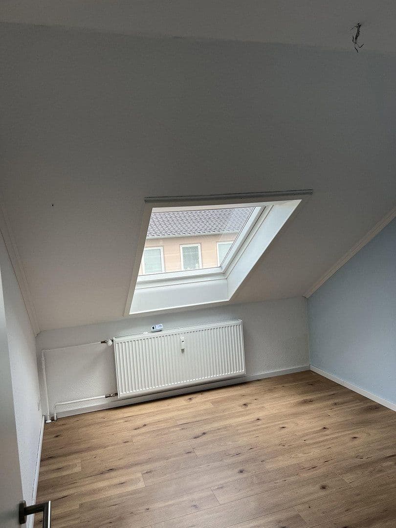 Prenájom bytu 3-izbový 71 m², Gutenbergstr. 5, Bremerhaven, Brémy Prenájom bytu 3-izbový 71 m², Gutenbergstr. 5, Bremerhaven, Brémy