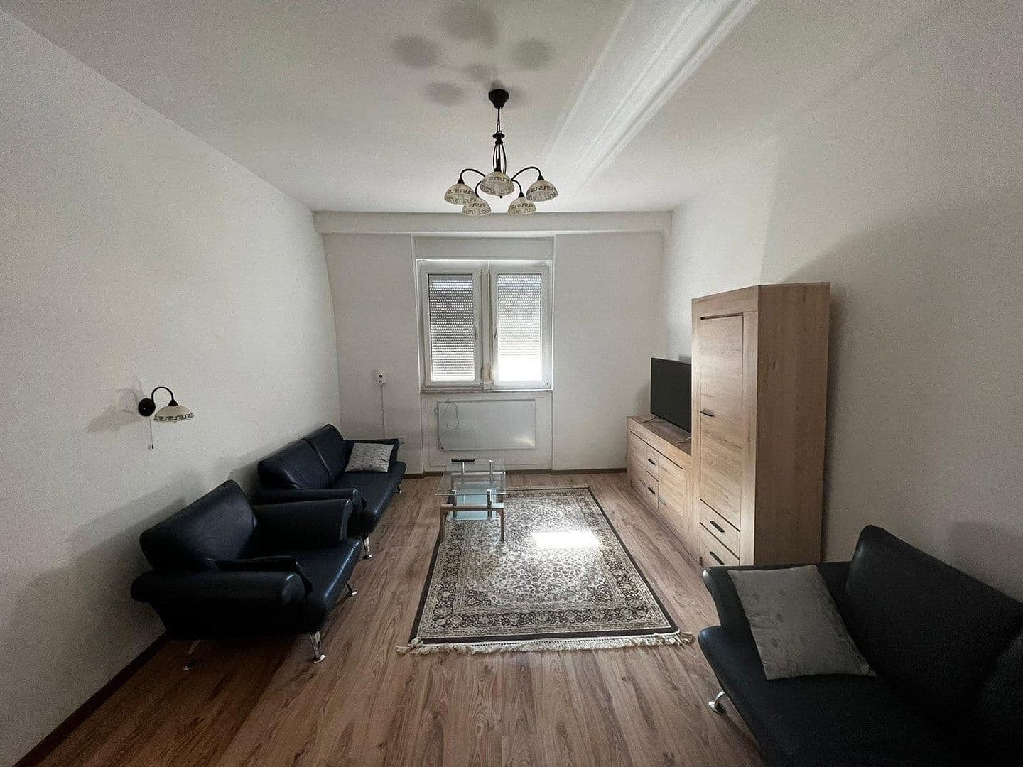 Prenájom bytu 3-izbový 68 m², Baden-Baden, Bádensko-Wurttembersko Prenájom bytu 3-izbový 68 m², Baden-Baden, Bádensko-Wurttembersko