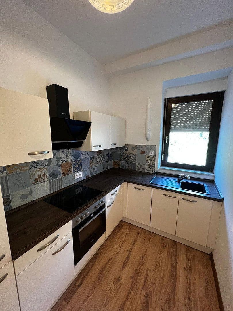 Prenájom bytu 3-izbový 68 m², Baden-Baden, Bádensko-Wurttembersko Prenájom bytu 3-izbový 68 m², Baden-Baden, Bádensko-Wurttembersko