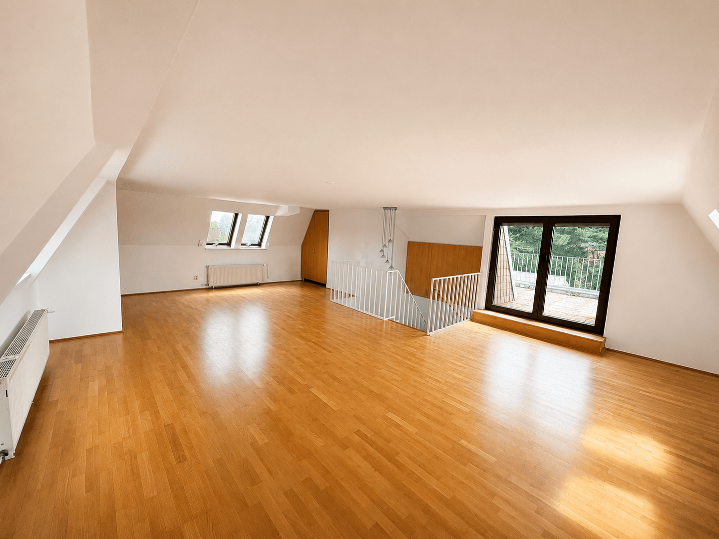 Prenájom bytu 4-izbový 163 m², Kappenstr. 9, Berlin, Berlín Prenájom bytu 4-izbový 163 m², Kappenstr. 9, Berlin, Berlín