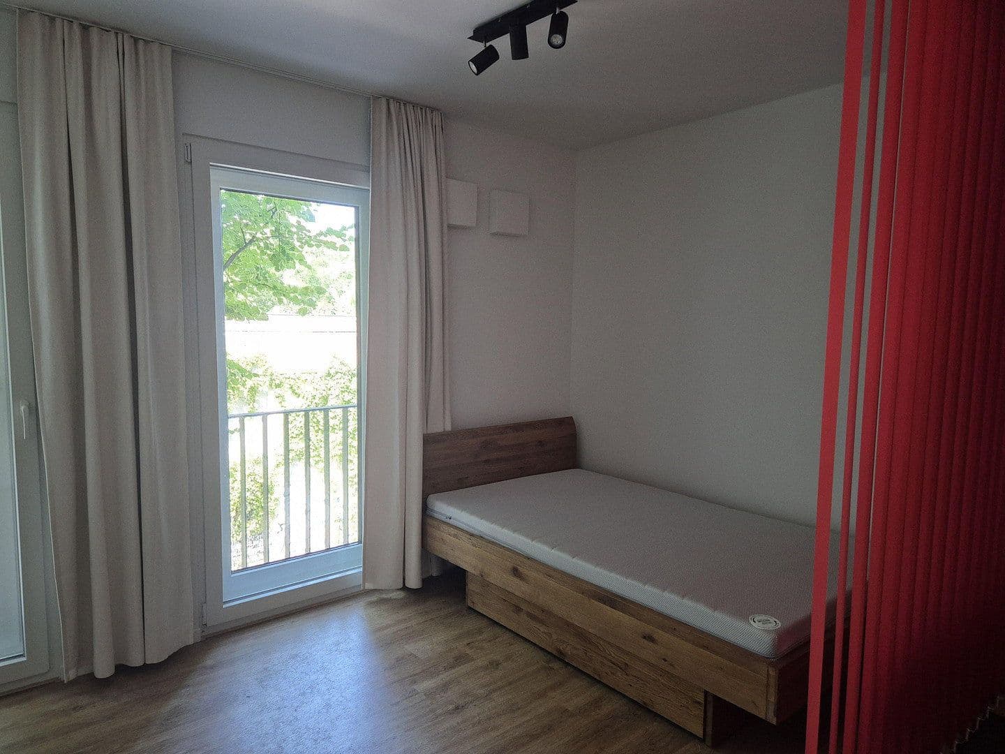 Prenájom bytu 1-izbový 27 m², Rembrandtstrasse 20, Berlin, Berlín Prenájom bytu 1-izbový 27 m², Rembrandtstrasse 20, Berlin, Berlín
