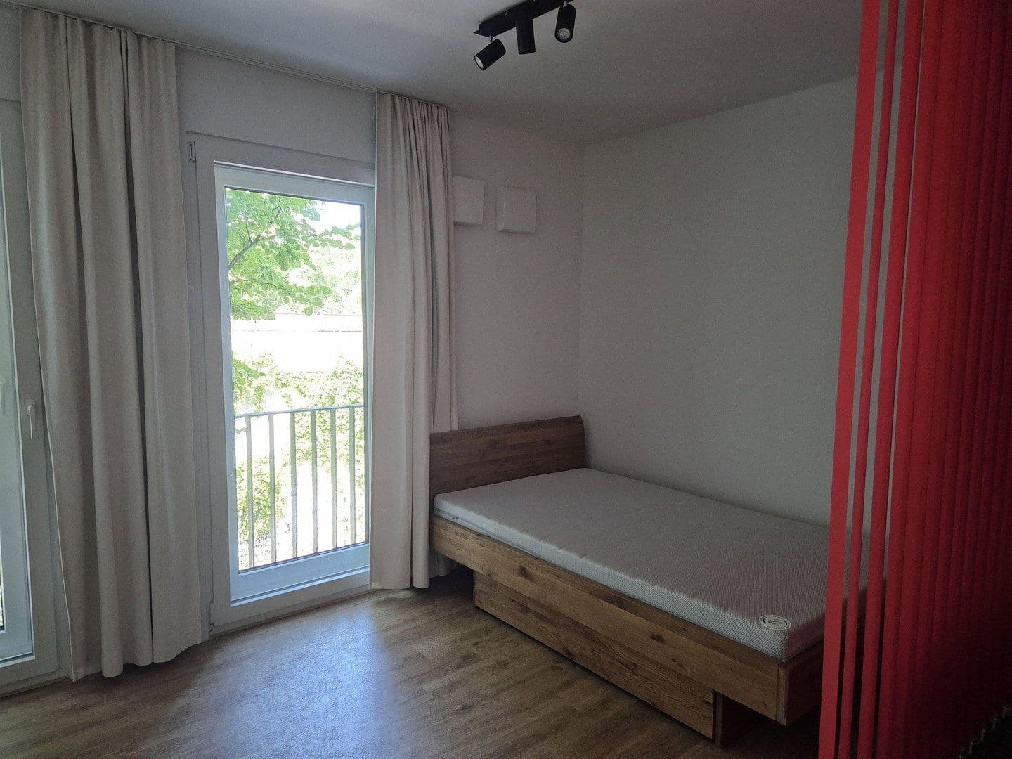 Prenájom bytu 1-izbový 27 m², Rembrandtstrasse 20, Berlin, Berlín Prenájom bytu 1-izbový 27 m², Rembrandtstrasse 20, Berlin, Berlín