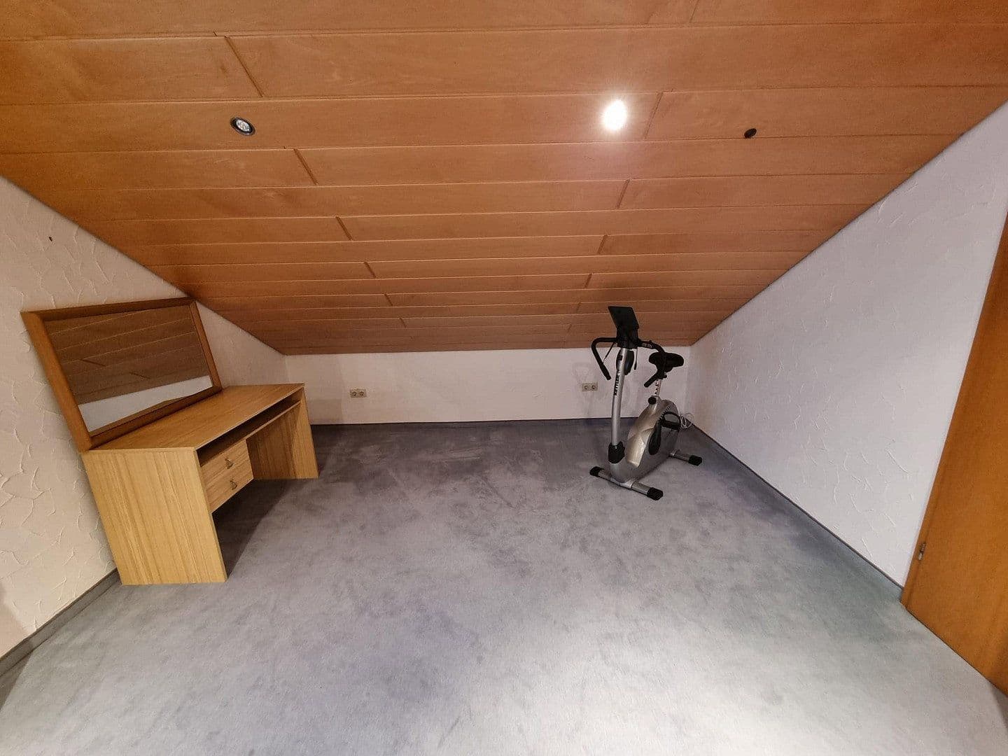 Prenájom bytu 2-izbový 45 m², Aalen, Bádensko-Wurttembersko Prenájom bytu 2-izbový 45 m², Aalen, Bádensko-Wurttembersko