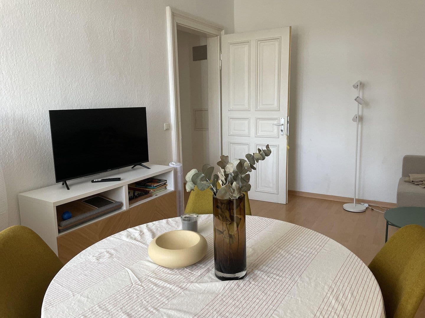 Prenájom bytu 2-izbový 71 m², Riemannstrasse 28, Leipzig, Sasko Prenájom bytu 2-izbový 71 m², Riemannstrasse 28, Leipzig, Sasko