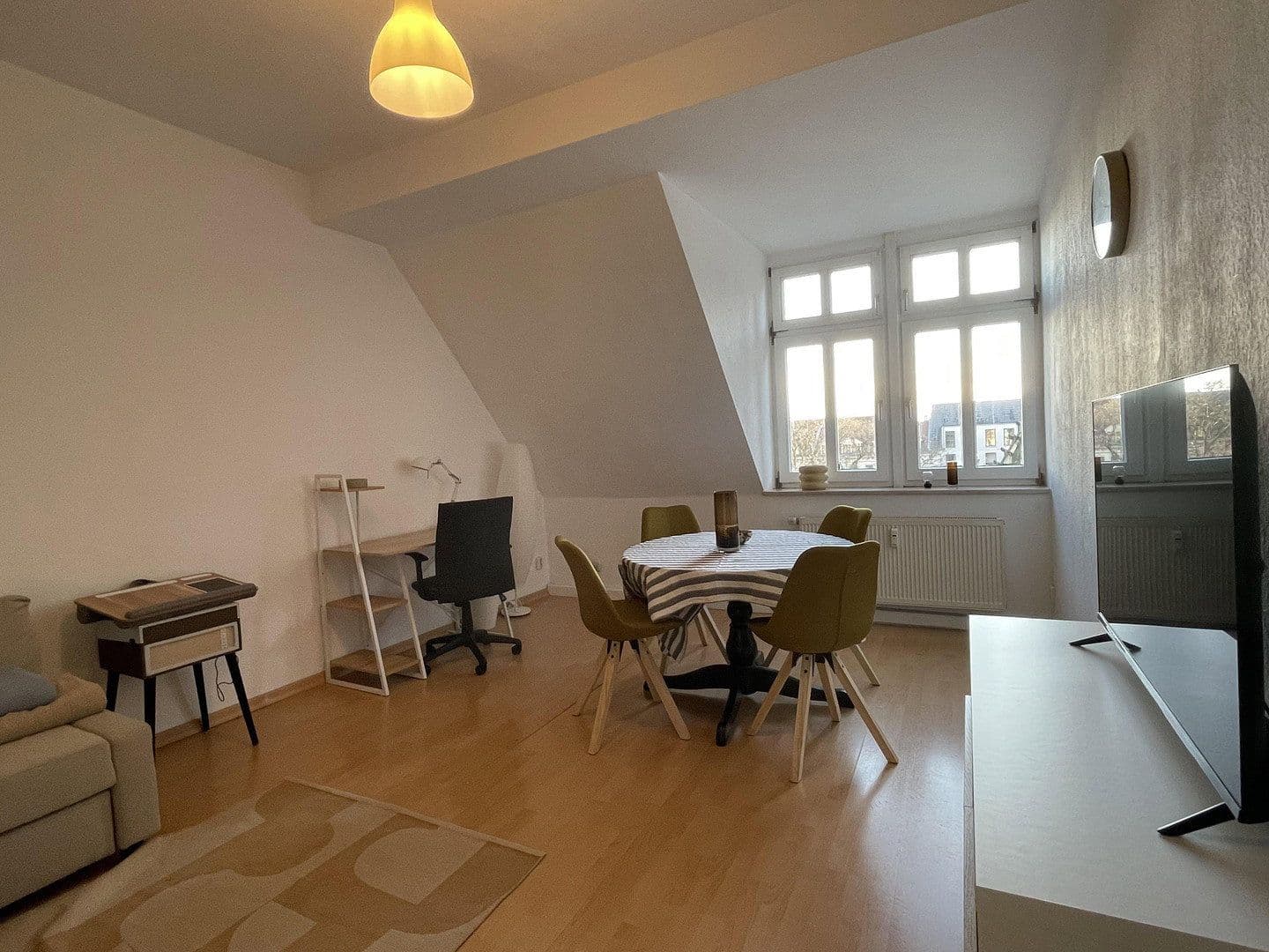 Prenájom bytu 2-izbový 71 m², Riemannstrasse 28, Leipzig, Sasko Prenájom bytu 2-izbový 71 m², Riemannstrasse 28, Leipzig, Sasko