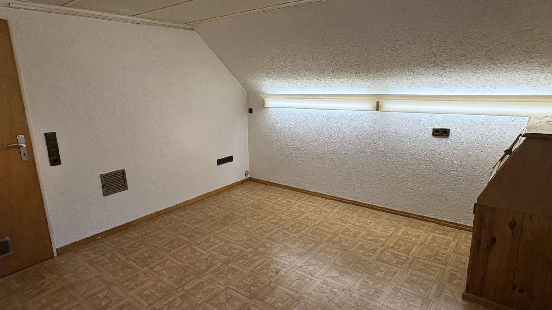 Predaj domu 120 m², pozemok 160 m², Hattersheim am Main, Hesensko Predaj domu 120 m², pozemok 160 m², Hattersheim am Main, Hesensko