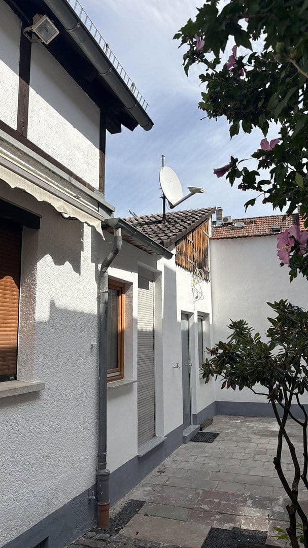 Predaj domu 120 m², pozemok 160 m², Hattersheim am Main, Hesensko Predaj domu 120 m², pozemok 160 m², Hattersheim am Main, Hesensko