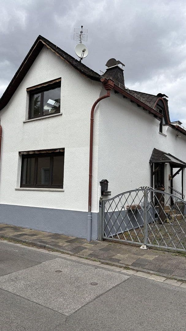 Predaj domu 120 m², pozemok 160 m², Hattersheim am Main, Hesensko Predaj domu 120 m², pozemok 160 m², Hattersheim am Main, Hesensko