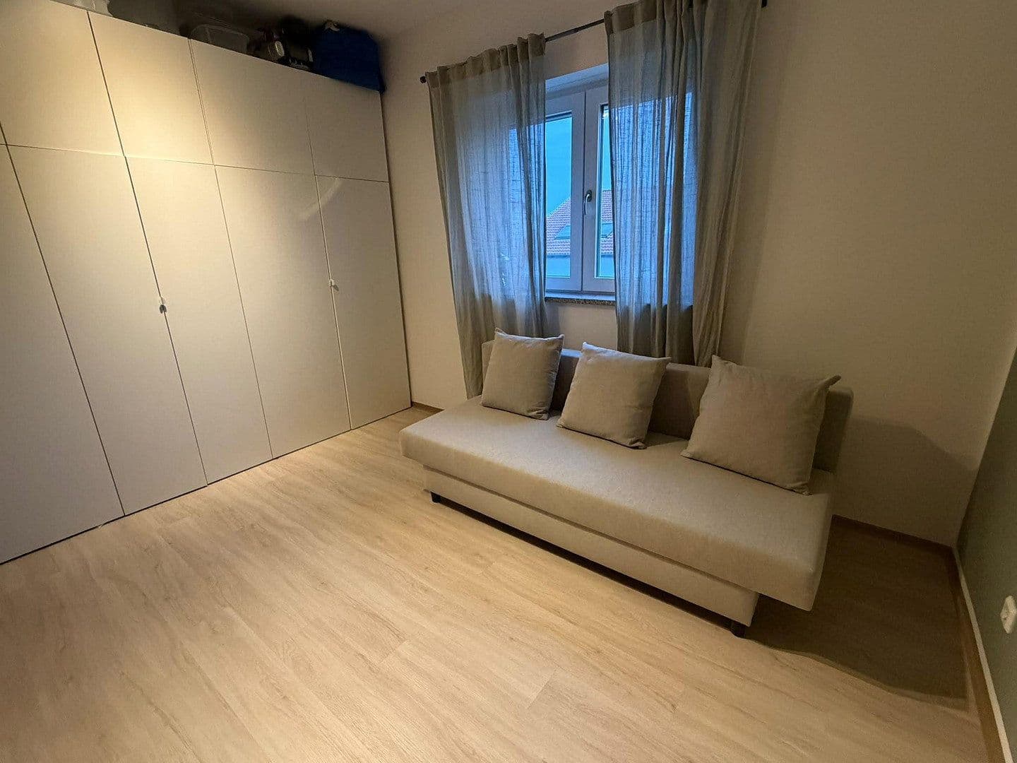 Prenájom bytu 3-izbový 100 m², Friedrich-Diffine-Str. 23, Kirchheim an der Weinstraße, Porýnie-Falcko Prenájom bytu 3-izbový 100 m², Friedrich-Diffine-Str. 23, Kirchheim an der Weinstraße, Porýnie-Falcko