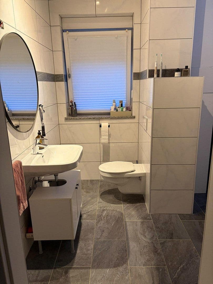 Prenájom bytu 3-izbový 100 m², Friedrich-Diffine-Str. 23, Kirchheim an der Weinstraße, Porýnie-Falcko Prenájom bytu 3-izbový 100 m², Friedrich-Diffine-Str. 23, Kirchheim an der Weinstraße, Porýnie-Falcko