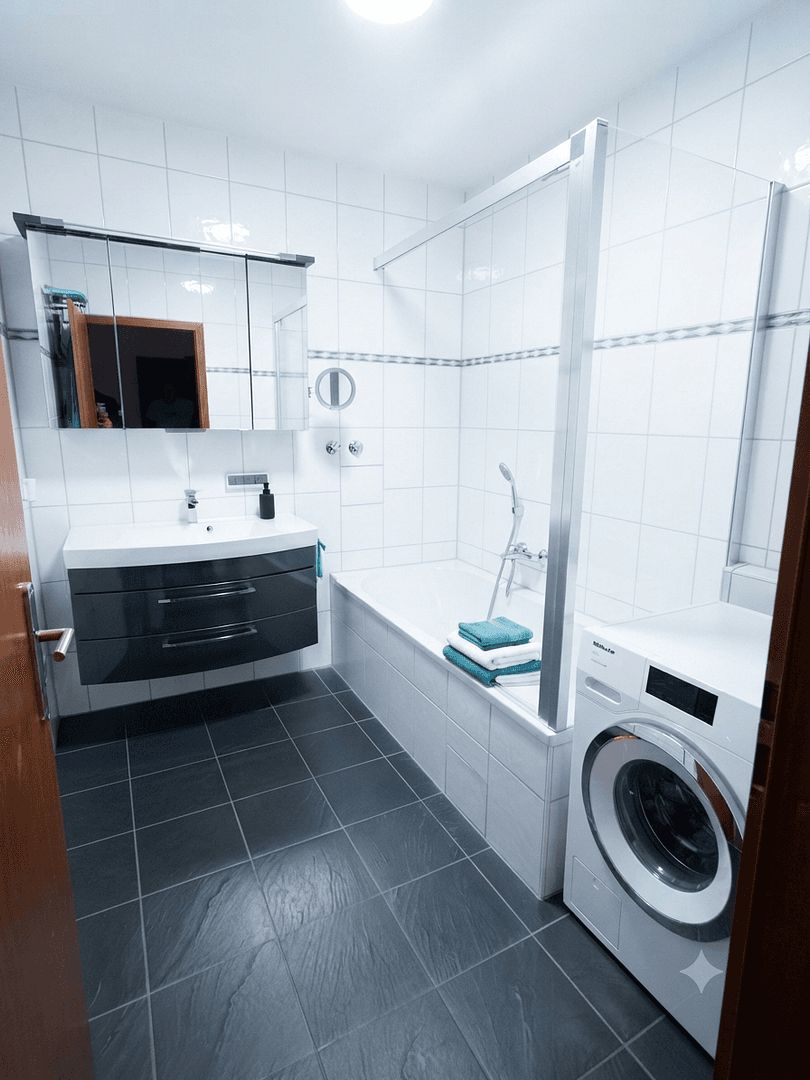 Prenájom bytu 3-izbový 96 m², Mannheim, Bádensko-Wurttembersko Prenájom bytu 3-izbový 96 m², Mannheim, Bádensko-Wurttembersko