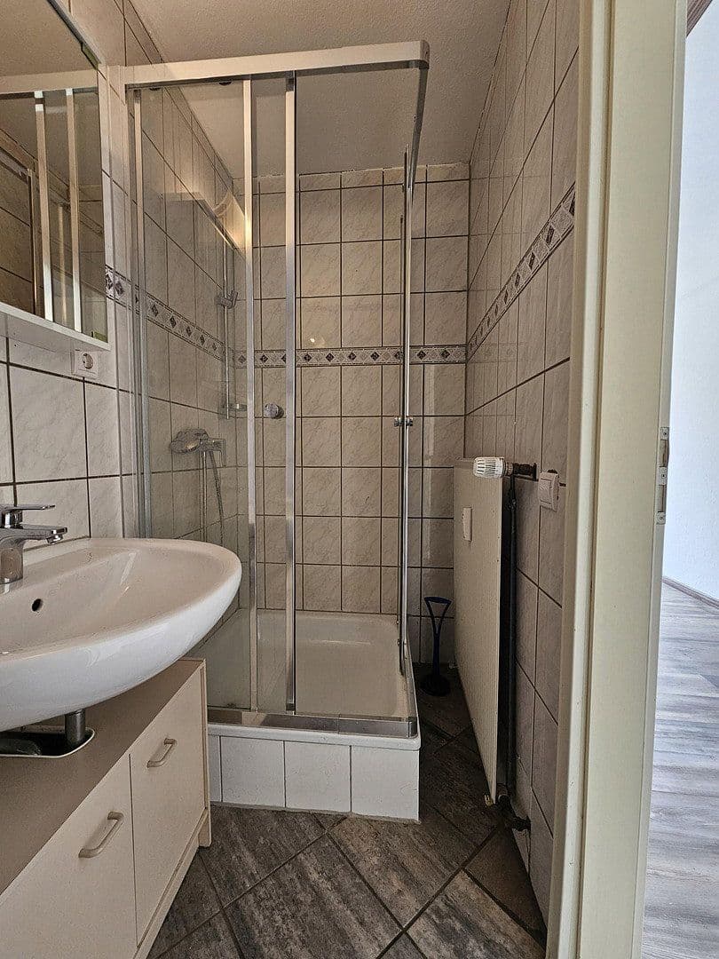 Prenájom bytu 1-izbový 30 m², Ellerstraße 23, Solingen, Severné Porýnie - Westfálsko Prenájom bytu 1-izbový 30 m², Ellerstraße 23, Solingen, Severné Porýnie - Westfálsko
